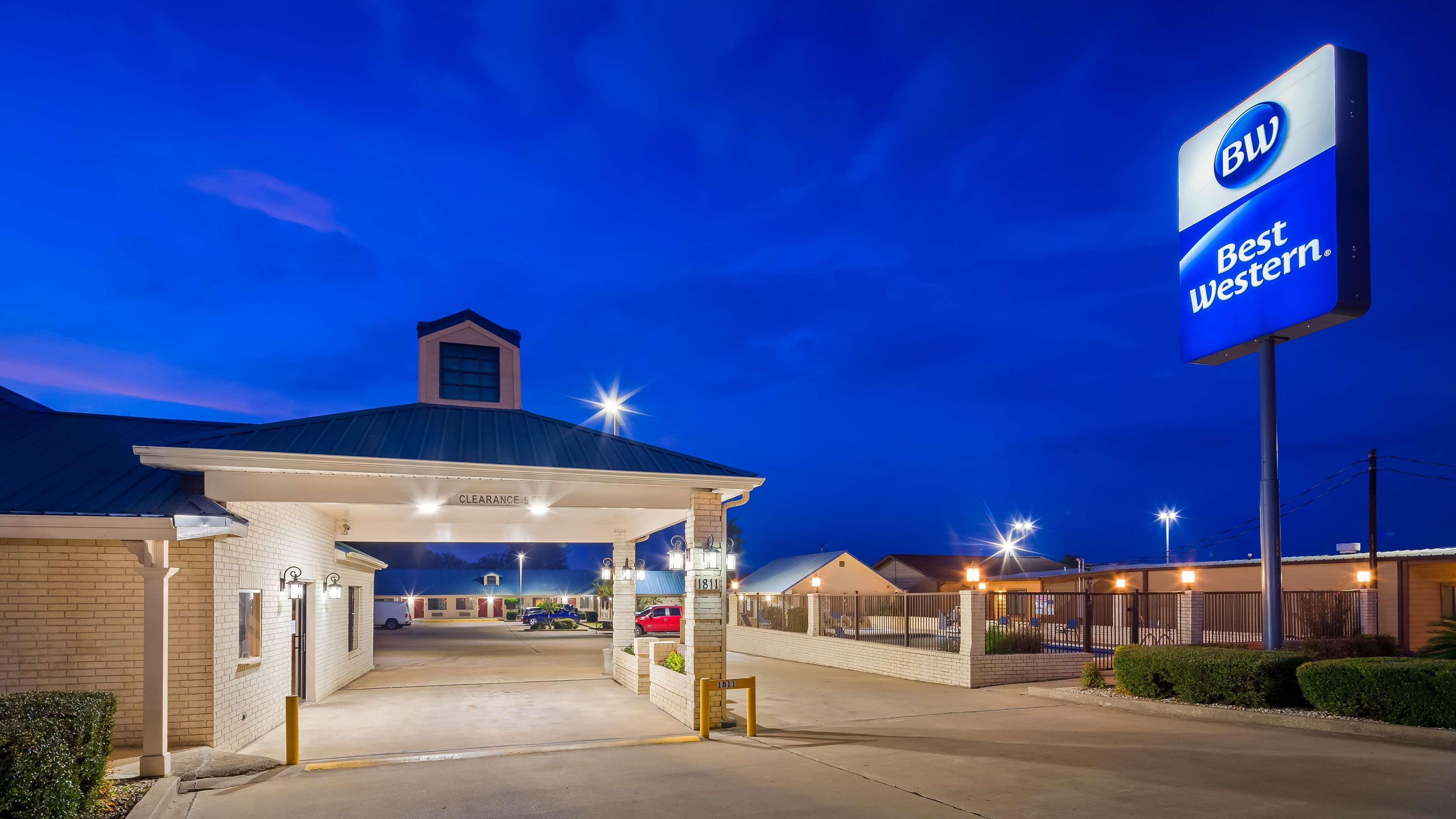 Best Western Regency Inn&Suites Gonzales Exterior foto