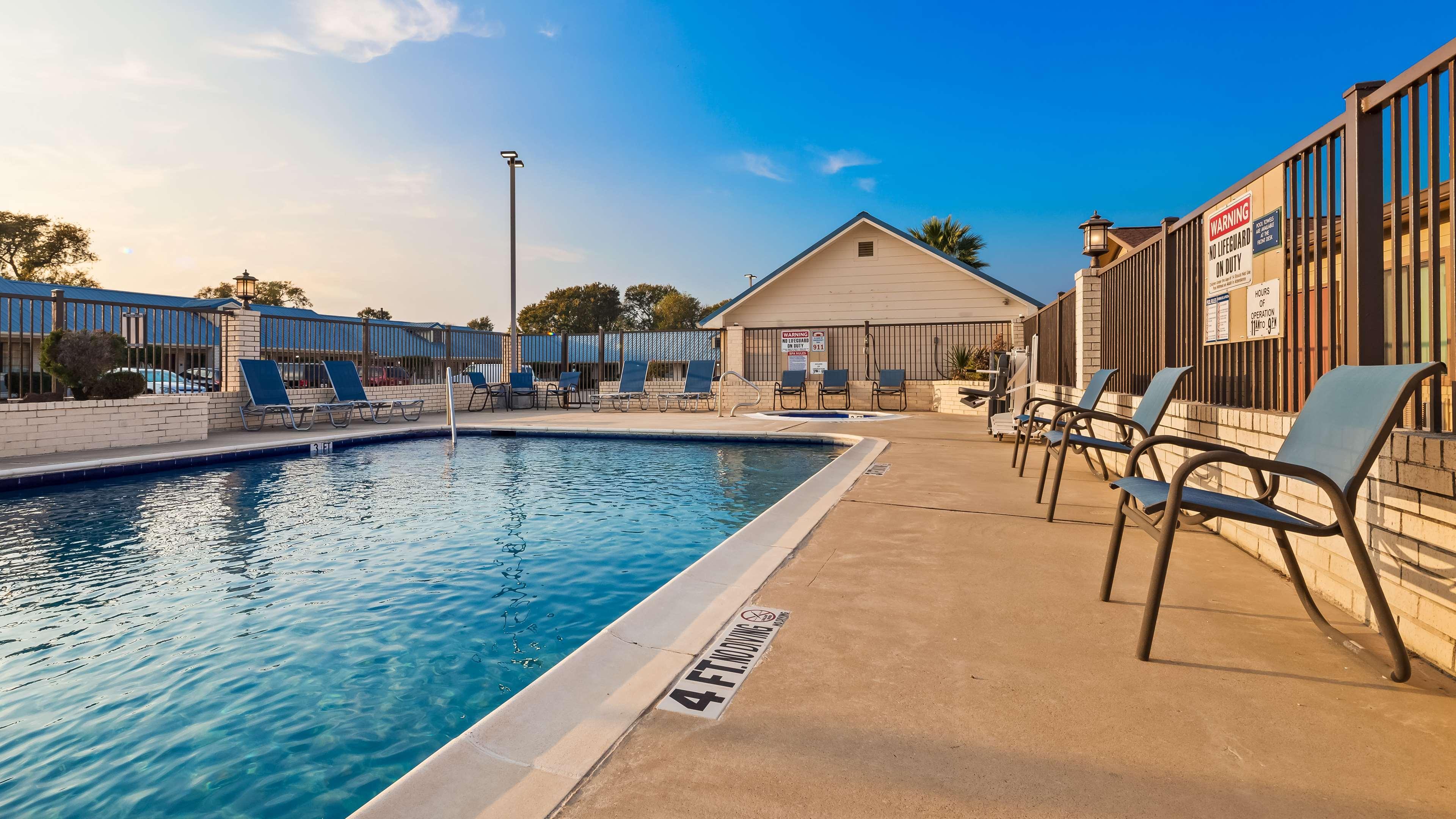 Best Western Regency Inn&Suites Gonzales Exterior foto