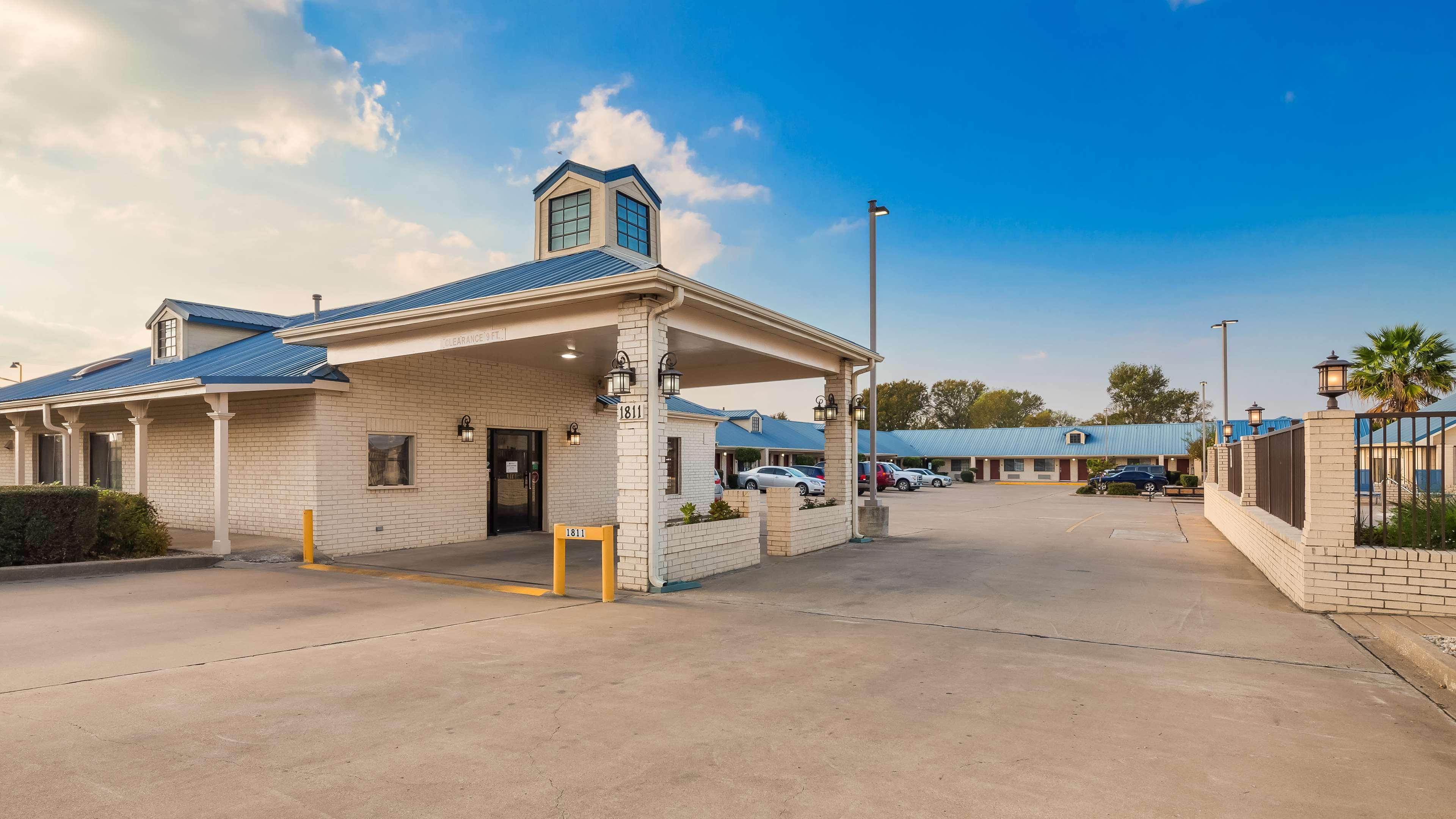 Best Western Regency Inn&Suites Gonzales Exterior foto